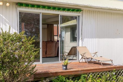 Photo of property in 18 Utauta Street, Waikanae, 5036
