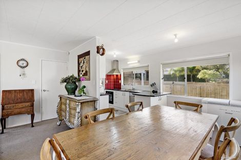 Photo of property in 7 Truscott Place, West Harbour, Auckland, 0618