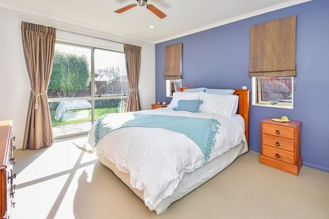 Photo of property in 217 Carnoustie Drive, Wattle Downs, Auckland, 2103