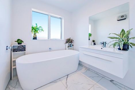 Photo of property in 14 Miskell Street, Pegasus, 7612