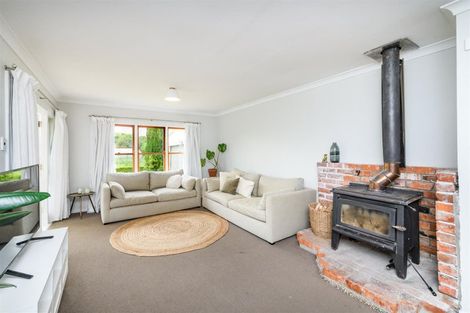 Photo of property in 93 Trickers Road, Bulls, 4818