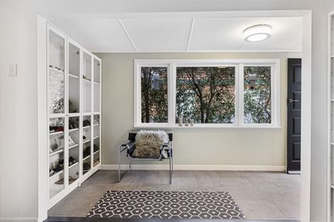 Photo of property in 1/115 Shakespeare Road, Milford, Auckland, 0620