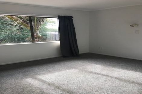Photo of property in 50b Mirrabooka Avenue, Botany Downs, Auckland, 2010