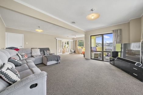 Photo of property in 7 Gloaming Hill, Titahi Bay, Porirua, 5022