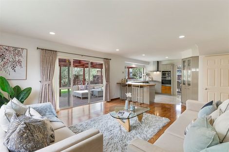 Photo of property in 9 Point View Link, East Tamaki Heights, Auckland, 2016