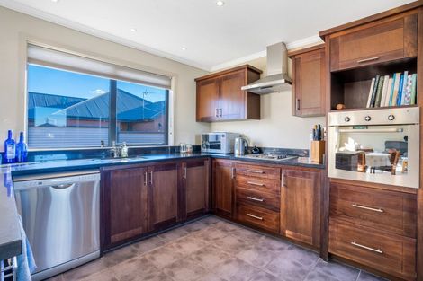 Photo of property in 12 Essex Street, Winton, 9720