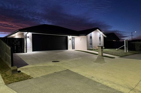 Photo of property in 11 Kimbrae Drive, Rototuna North, Hamilton, 3210
