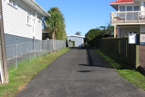 Photo of property in 4 Taha Road, Te Atatu South, Auckland, 0610