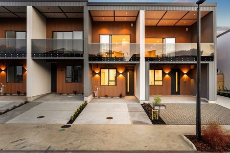 Photo of property in 33 Puihi Crescent, Massey, 0614