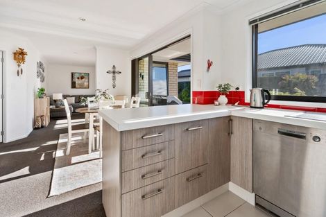 Photo of property in 42 Kowi Lakes Drive, One Tree Point, 0118