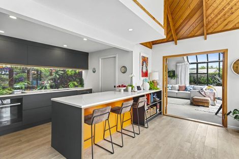 Photo of property in 15 Whyte Street, Paraparaumu Beach, Paraparaumu, 5032