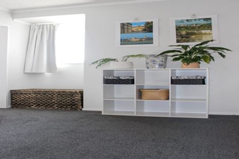 Photo of property in 8/2 Burdendale Grove, Churton Park, Wellington, 6037