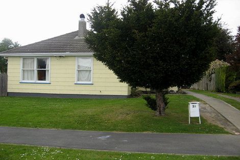 Photo of property in 32 Uxbridge Street, Redwood, Christchurch, 8051