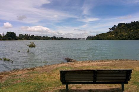 Photo of property in 1/206 Manuka Road, Bayview, Auckland, 0629