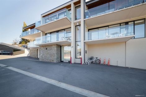 Photo of property in La Residence Du Lac, 35/527 Frankton Road, Queenstown, 9300