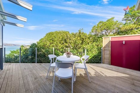 Photo of property in 26a Tai Paku Paku Road, Karaka Bays, Wellington, 6022