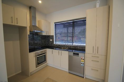 Photo of property in 26/11 Ray Small Drive, Papakura, 2110