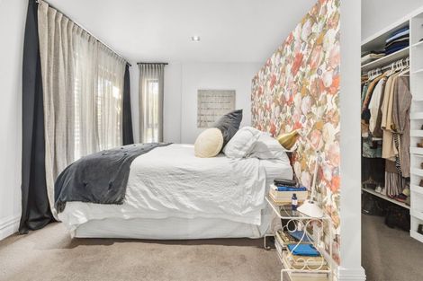 Photo of property in 7 Queen Street, Mount Victoria, Wellington, 6011