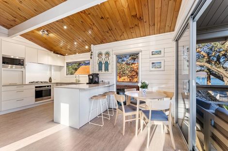 Photo of property in 54 Waiwera Road, Waiwera, Orewa, 0994