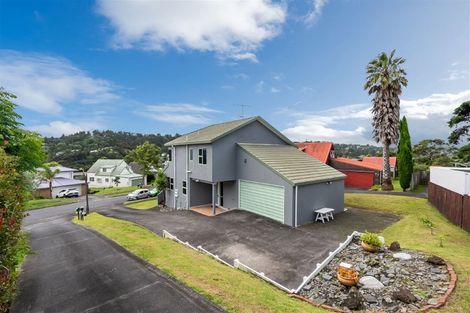 Photo of property in 13 Redfern Lane, Glenfield, Auckland, 0629