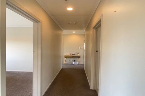 Photo of property in 95 View Road, Henderson, Auckland, 0612