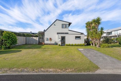 Photo of property in 202 Beverley Terrace, Whangamata, 3620