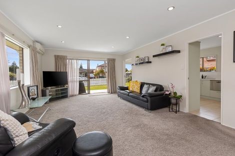 Photo of property in 1/20 Pine Road, Orewa, 0931