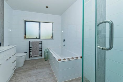 Photo of property in 27 Poplar Glade, Mangawhai, 0573