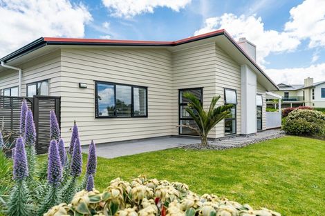 Photo of property in 27 Stace Hopper Drive, One Tree Point, 0118