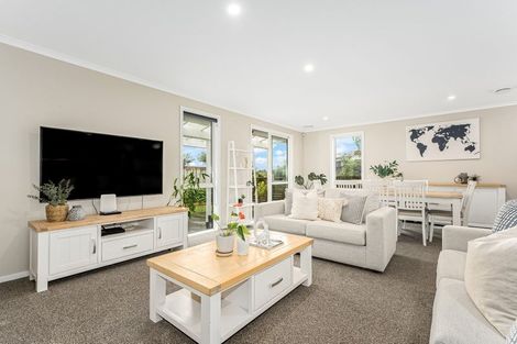 Photo of property in 15 Banks Boulevard, Whitby, Porirua, 5024