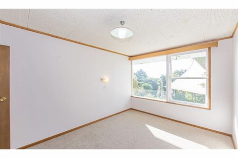 Photo of property in 181 Glenfield Road, Hillcrest, Auckland, 0627