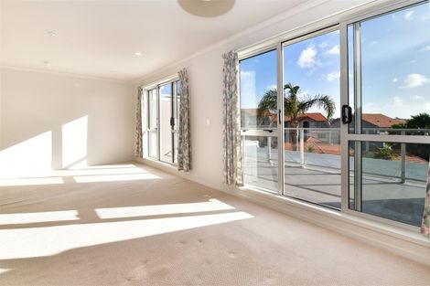 Photo of property in Santa Rosa, 11/340 Gulf Harbour Drive, Gulf Harbour, Whangaparaoa, 0930
