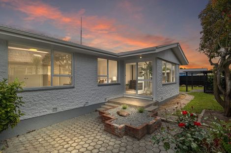Photo of property in 2/29 Wainoni Road, Wainoni, Christchurch, 8061