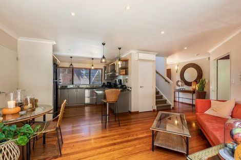 Photo of property in 25 Moore Street, Hillcrest, Auckland, 0627