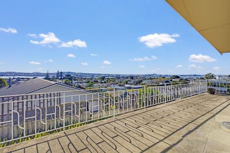 Photo of property in 5 Conifer Lane, Mangere Bridge, Auckland, 2022