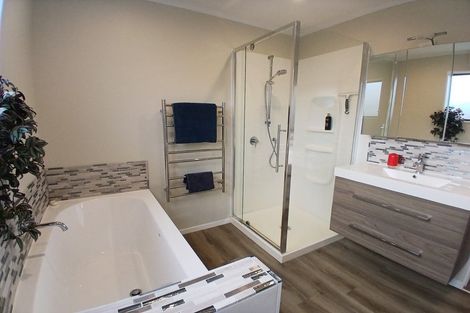 Photo of property in 29 Lakewood Avenue, Churton Park, Wellington, 6037