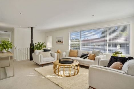 Photo of property in 18 Vonnell Place, Birkdale, Auckland, 0626