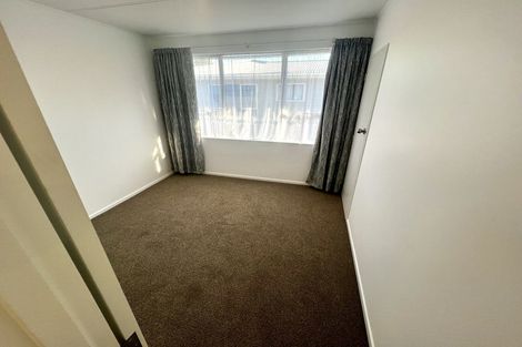 Photo of property in 12 Palliser Place, Milson, Palmerston North, 4414