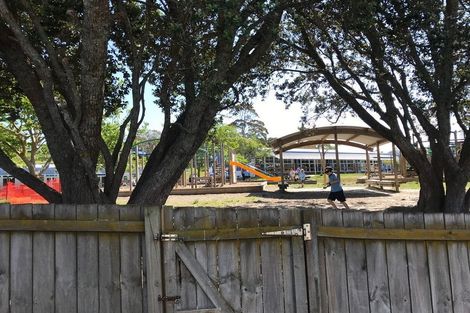Photo of property in 1/25 Aotearoa Terrace, Murrays Bay, Auckland, 0630