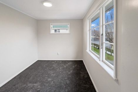 Photo of property in 2 Argyle Grove, Trentham, Upper Hutt, 5018