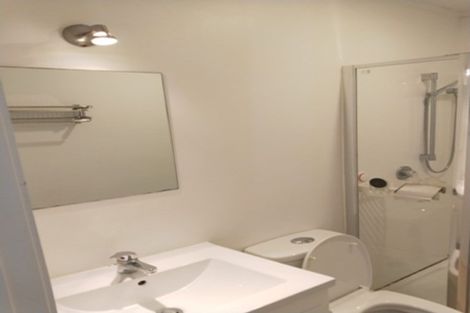 Photo of property in 15a Glen Vista Place, Bayview, Auckland, 0629