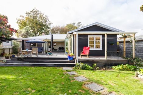 Photo of property in 7 Galway Avenue, Hokowhitu, Palmerston North, 4410