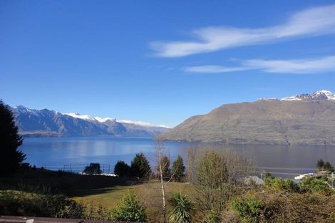 Photo of property in 15a Cameron Place, Fernhill, Queenstown, 9300