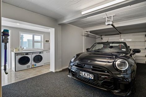 Photo of property in 96 Marine Parade, Mount Maunganui, 3116