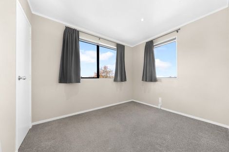 Photo of property in 1/5 Eulogy Place, Randwick Park, Auckland, 2105