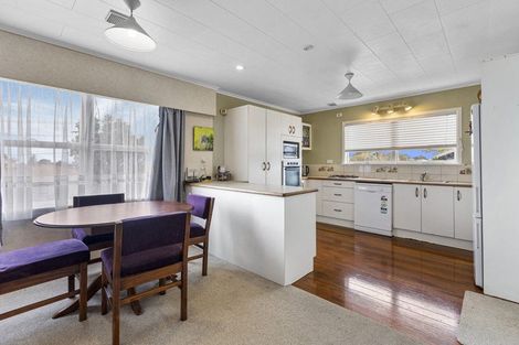 Photo of property in 8 Elm Grove, Westown, New Plymouth, 4310