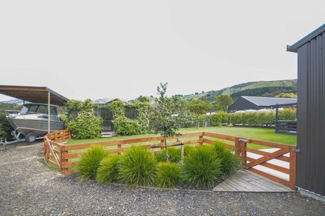 Photo of property in 27 Pawsons Valley Road, Duvauchelle, 7581