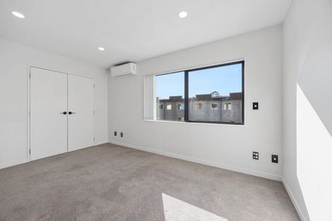 Photo of property in 20 Meritage Lane, Te Atatu South, Auckland, 0610