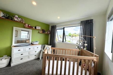Photo of property in 10 Mahinga Place, Massey, Auckland, 0614