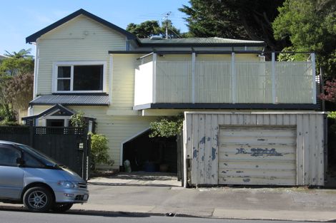 Photo of property in 112 Newlands Road, Newlands, Wellington, 6037